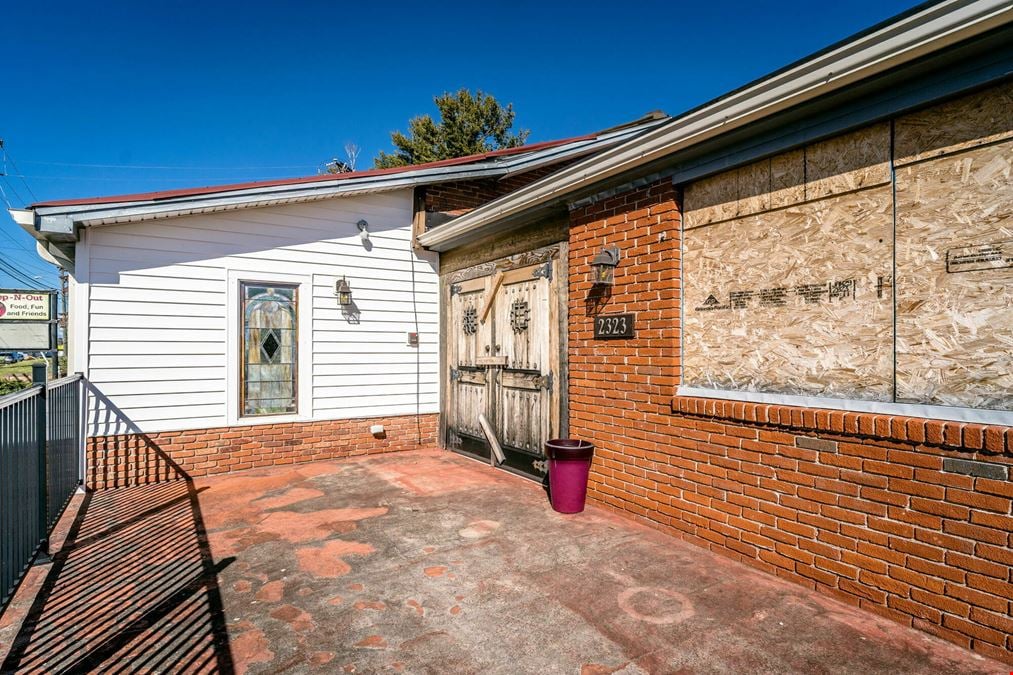WELL-LOCATED COMMERCIAL PROPERTY IN WAYNESBORO