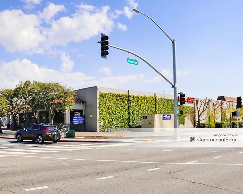 Montecito Plaza
