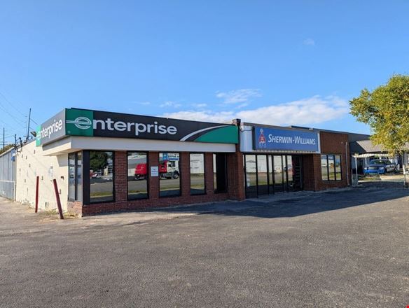 Preview of Retail space for Rent at 333 W Dickman Rd