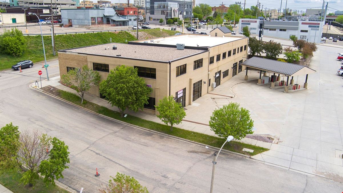 207 E Front Ave, Main Floor