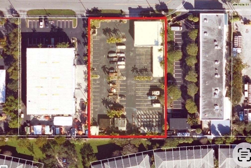 5,543 SF Office Warehouse Building with Yard