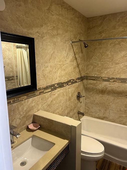 2205 Harbor Blvd - Costa Mesa, CA