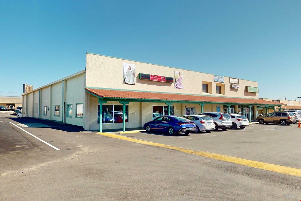Town & Country Plaza - RETAIL CENTER