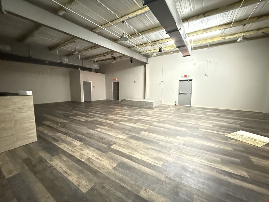 Multi-Tenant Retail Building & Commercial Land