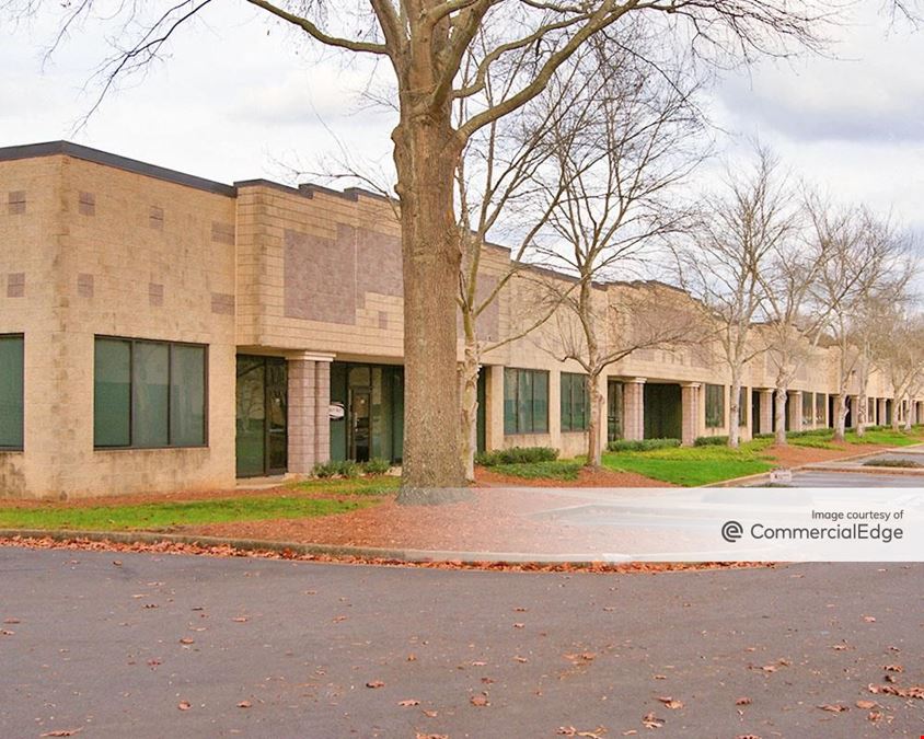 Camp Creek Business Center - 1400-2000 Centre Pkwy
