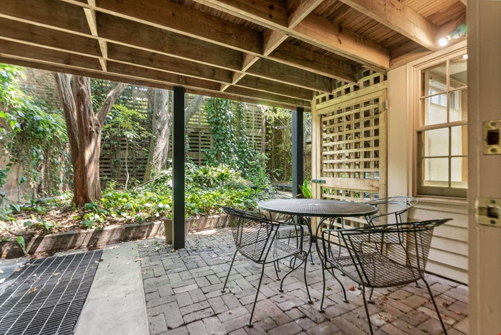 216 E. Gaston Street, Garden Level