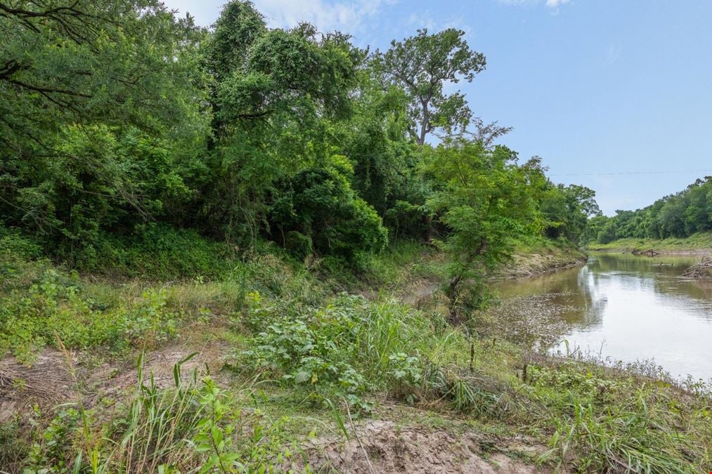 5.5 Acres Along Navasota River