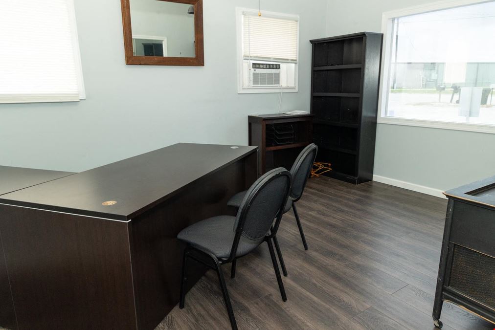 2,070 SF Office in Prime Houma Location