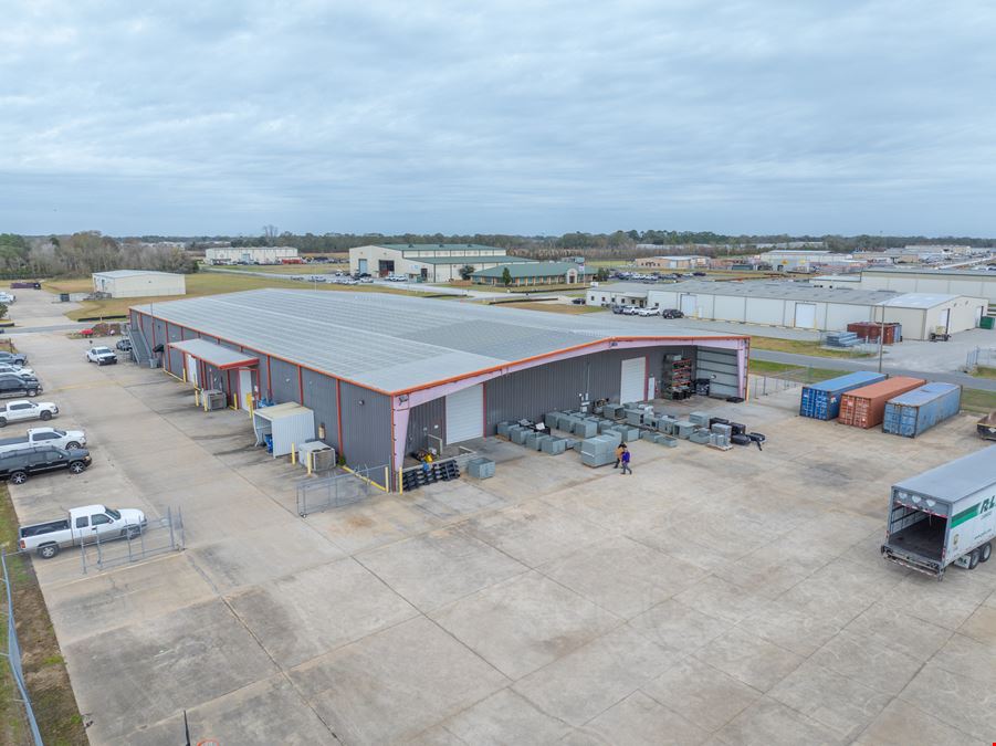 ±32,114 SF Fully Climatized Office/Warehouse