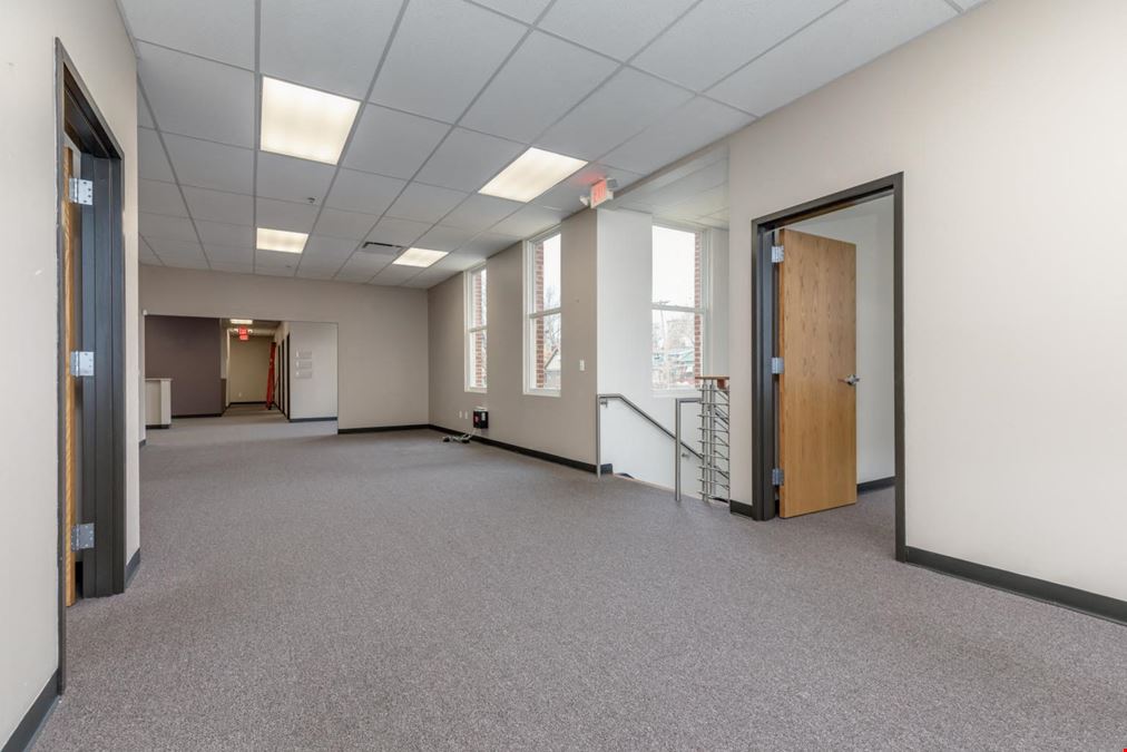 S. Kingshighway 2nd Floor Office Space