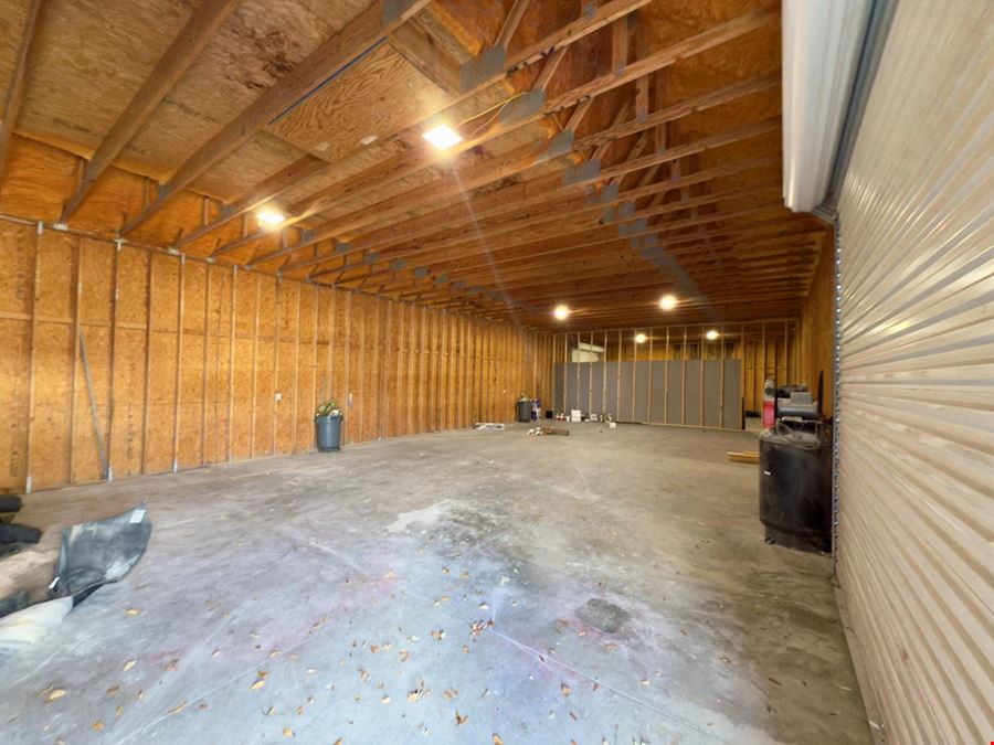 Versatile 15,440 SF Commercial Space with War