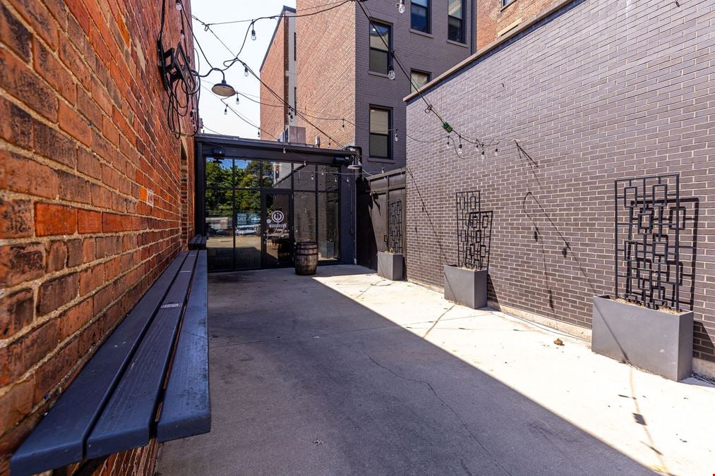 2800 Woodburn Ave