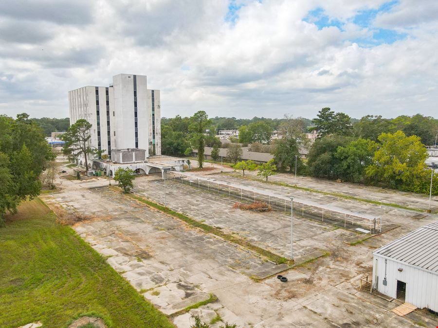 Highly Visible Redevelopment Opportunity near Amazon