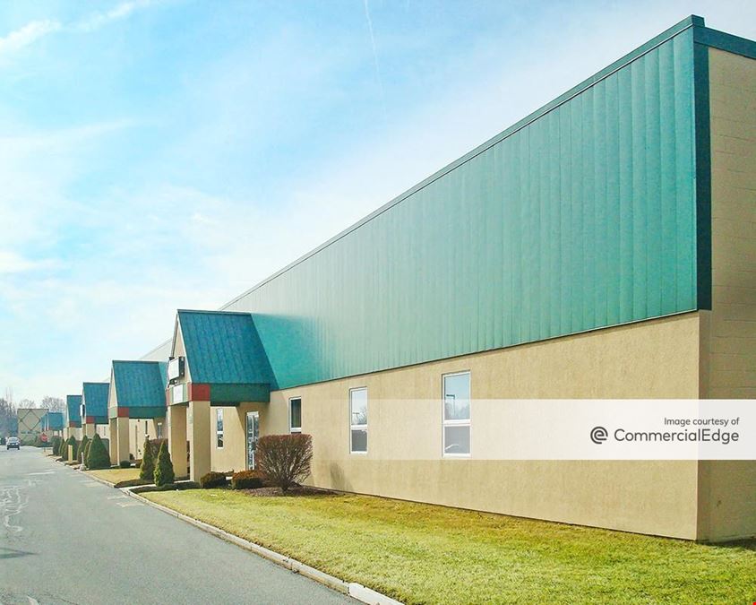 Green Hills Commerce Center