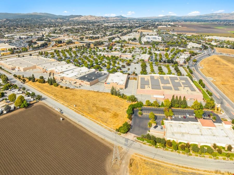 Nordstrom Rack & Ross Dress for Less at Gilroy Crossing