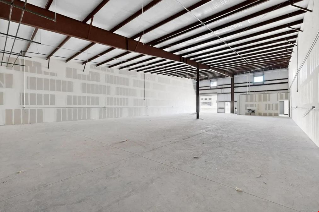 New Build Warehouse Suites Next to Airport & i-25