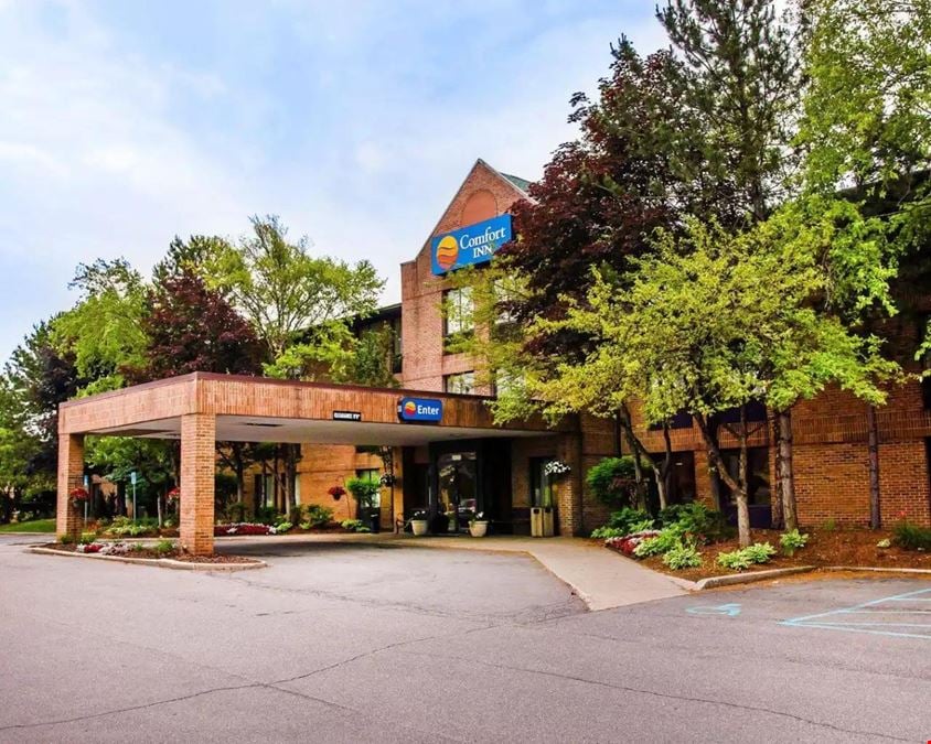 Detroit Area Choice Portfolio Comfort Inn Livonia & Utica, MI