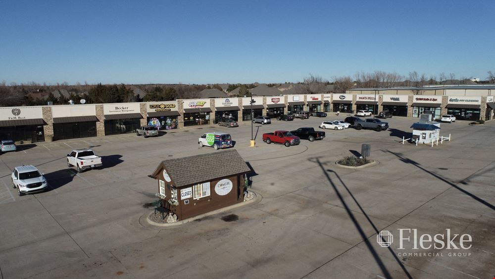 Market at Cedar Lake