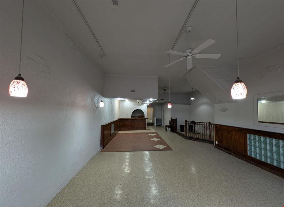 154 E Elm