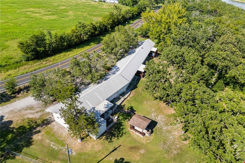 22244 N Highway 281
