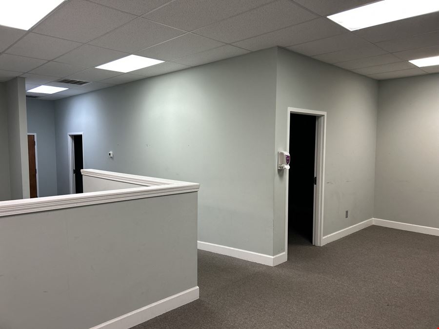 1,500 Square Feet in Downtown Aikens Bustling Core