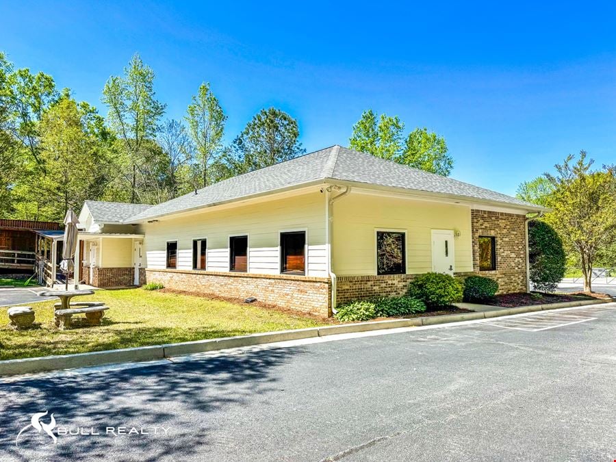 ±2,214 SF Freestanding Office