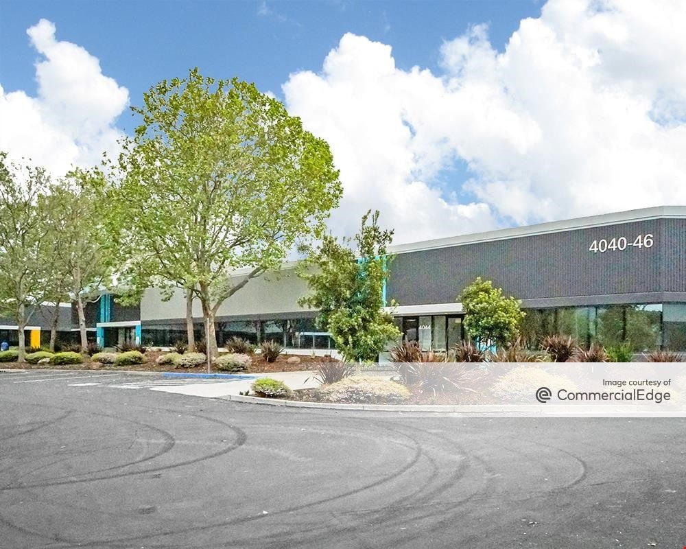Clipper Court Commerce Center - Buildings 8, 9 & 10