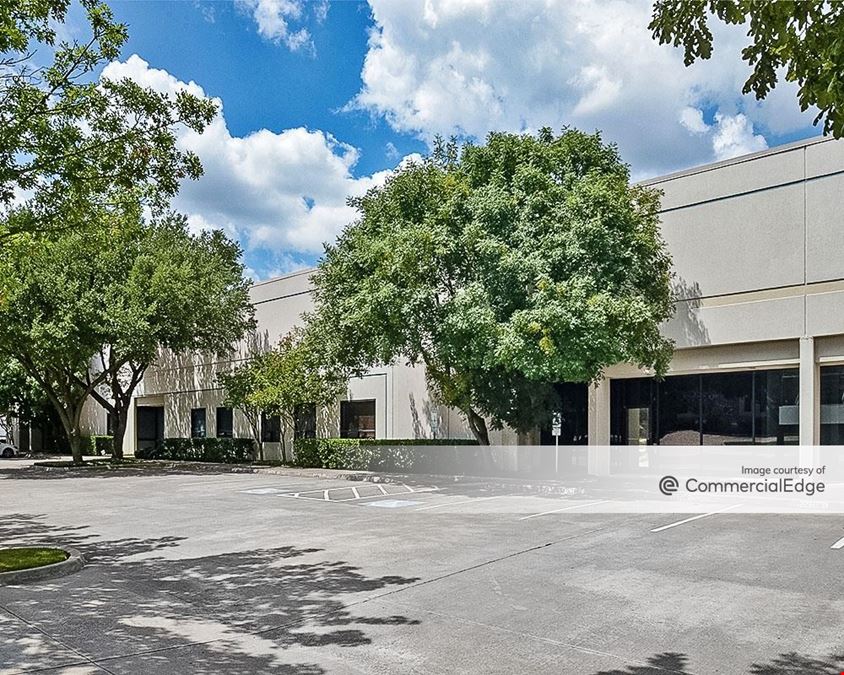2125 Chenault Drive