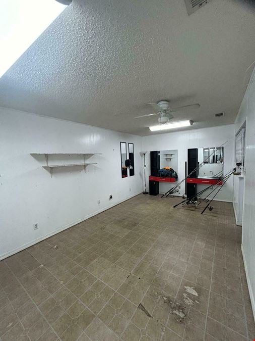 Fairfield Drive Office/Retail For Sale