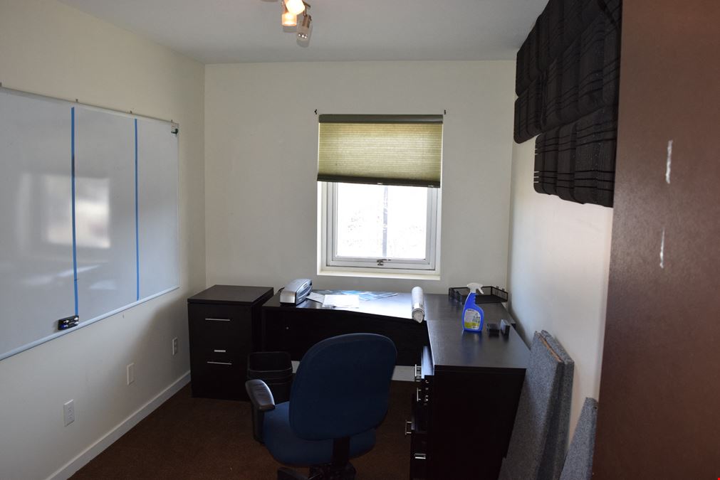 1,172 Office Suite (2nd Floor)