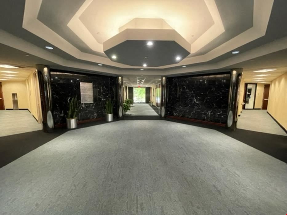 2939 SF Suite 200 Professional Office Space