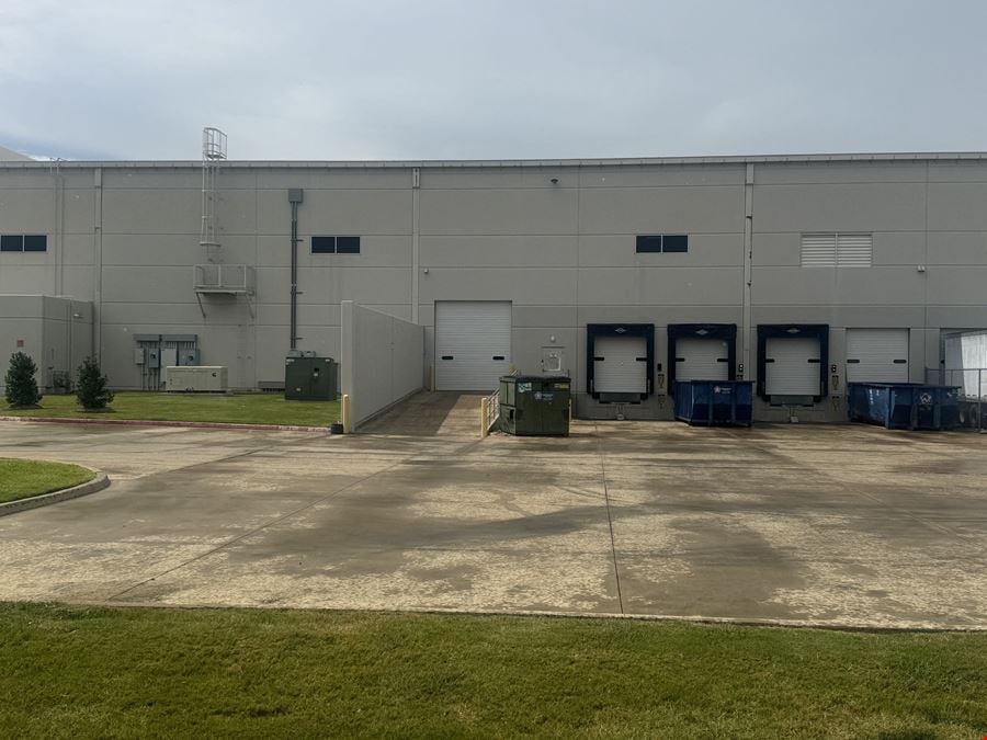 Centreport VII - 14301 FAA Blvd