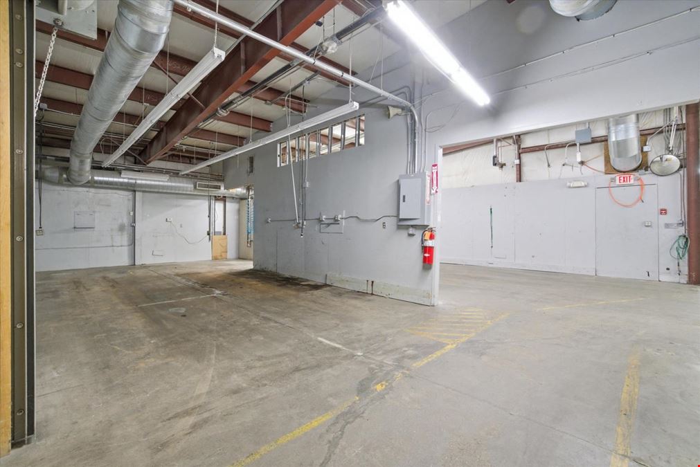 ±24,568 SF Industrial/Flex Building Near MA Border