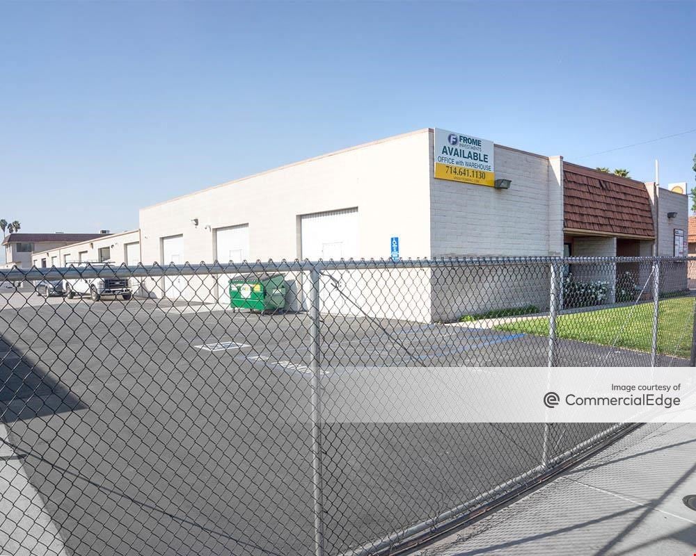 La Cadena Industrial Park - 425, 455 West La Cadena Drive