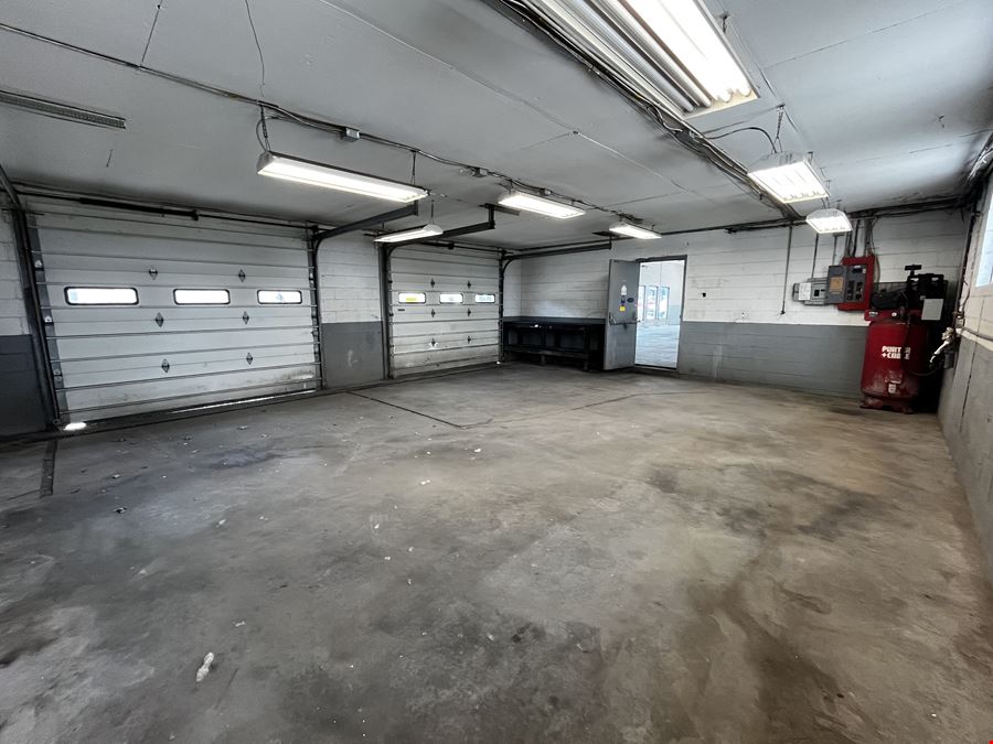 100 W 3rd Street - Corner Lot