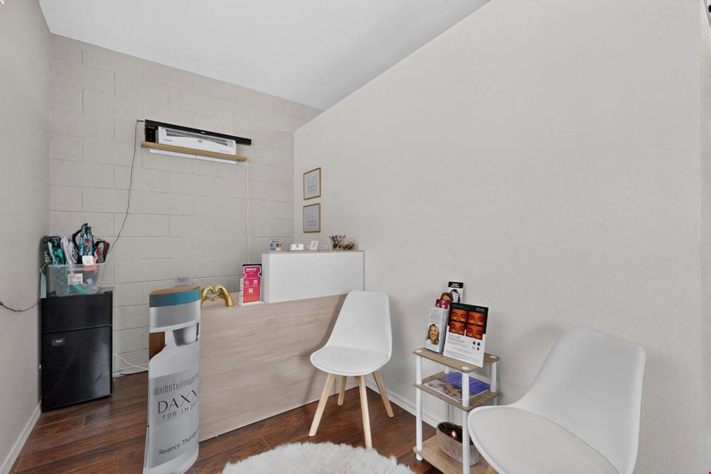 4-SUITE RETAIL/OFFICE · INVESTMENT/OWNER USER