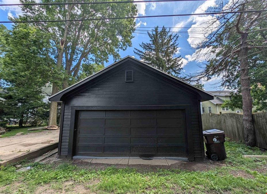1611 W Barker Ave