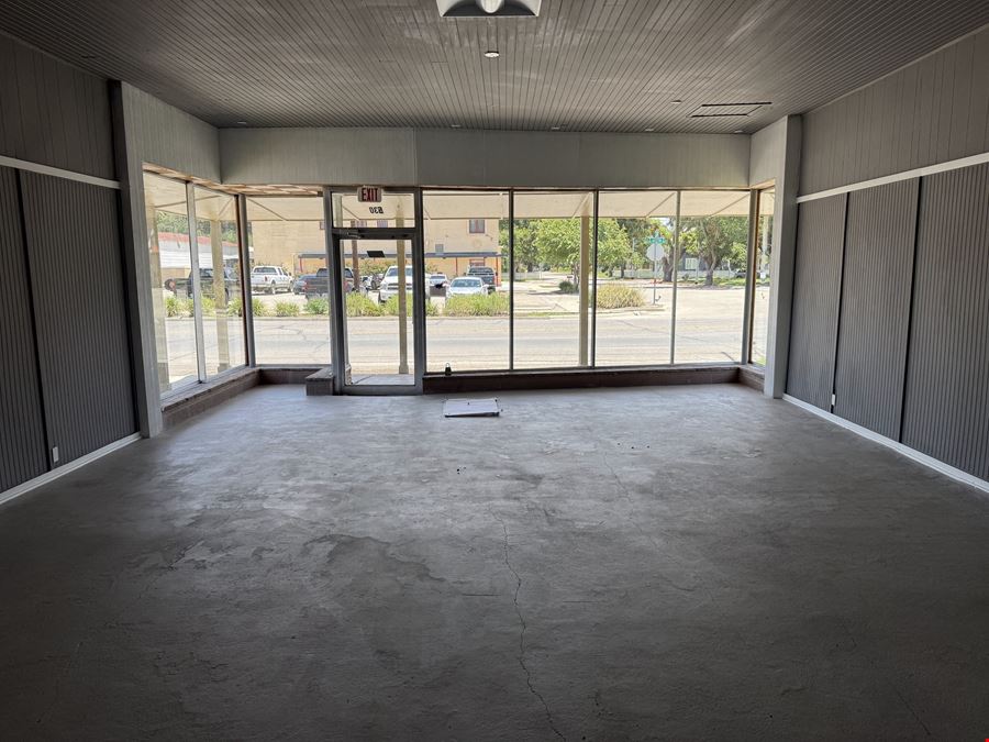 On the Downtown Fringe | Refurbished and Versatile