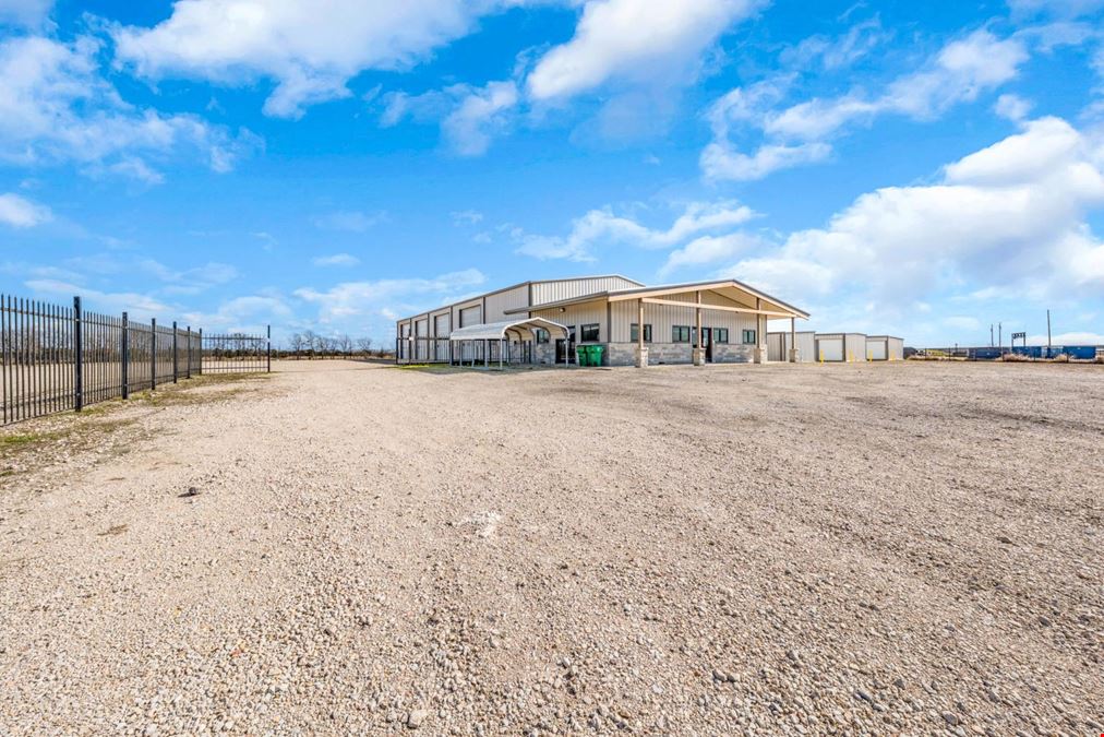 11639 E US-175