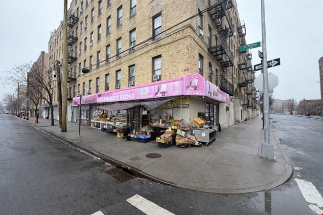 Preview of Retail space for Rent at 2501 Tratman Ave