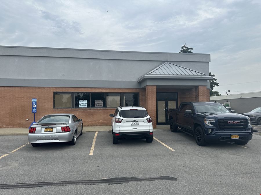 6,900+/- SF Retail - Sub Lease