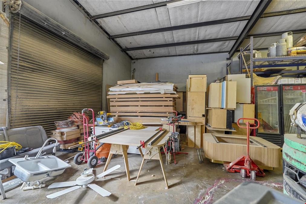 ±3,900 SF Warehouse for Lease in Dallas, TX