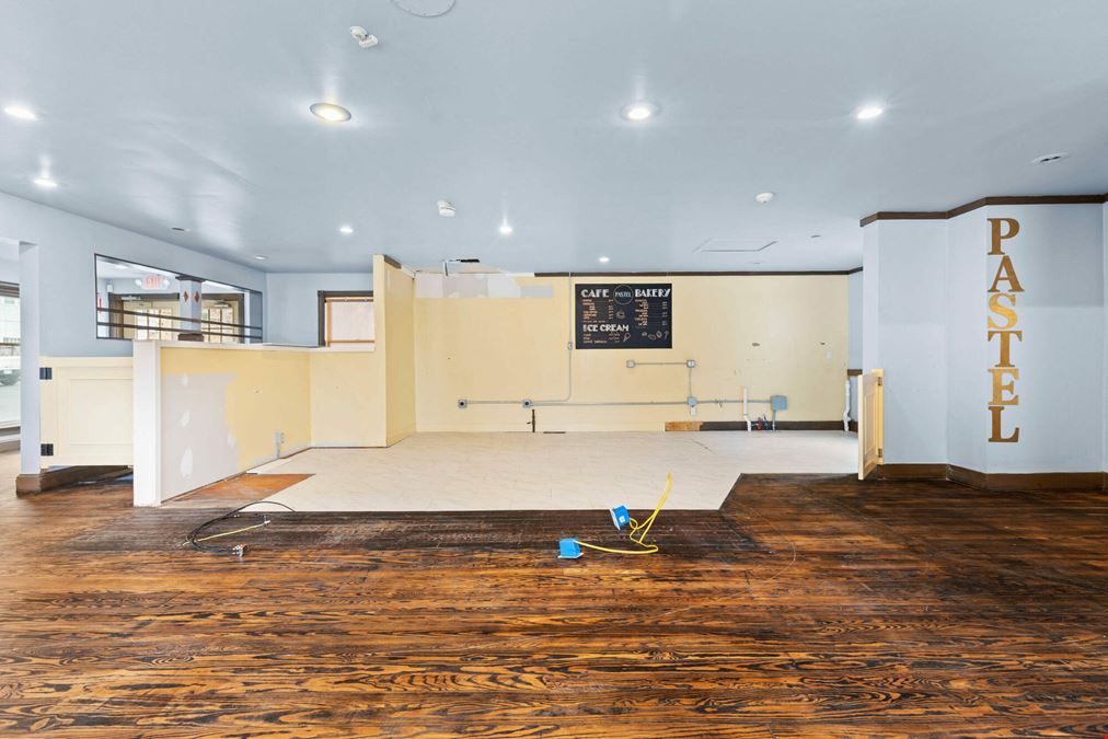 90 W Main St