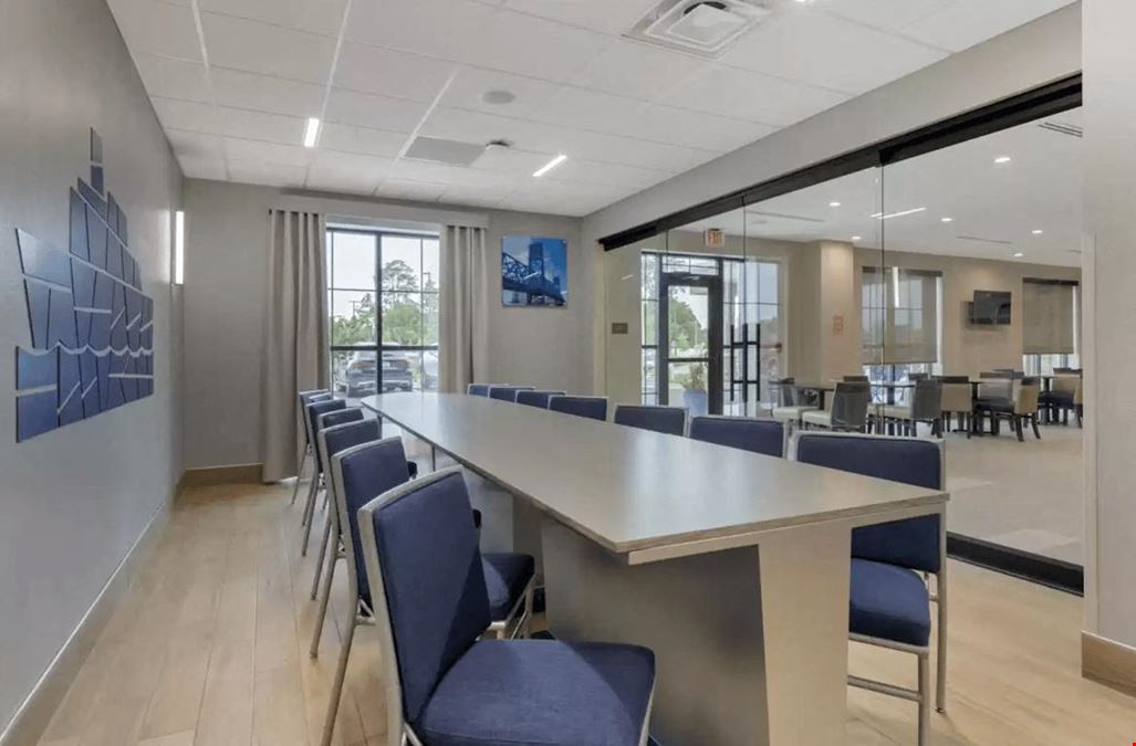 Choice Hotels - Comfort Inn & Suites