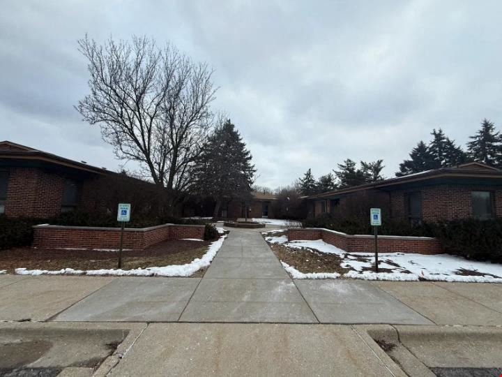 Office Suites for Lease in University Commerce Park - Okemos