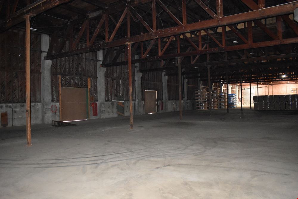 Aronov Warehouse