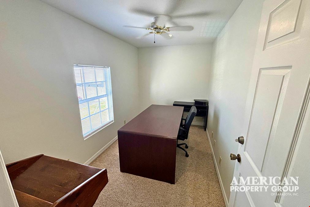 130 N Tamiami Trl
