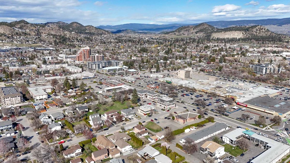 Excellent opportunity to sublease a high-profile retail unit in the Capri-Landmark area.