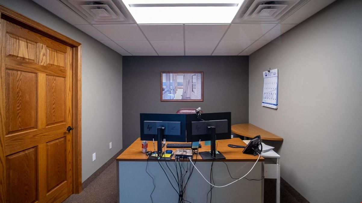 Flexible Commercial Space on Broadway Ave