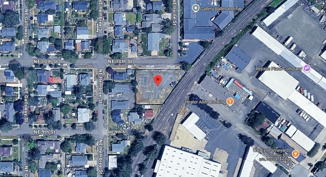 NE 10th and Irvine St NE